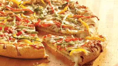 Как приготовить пиццу с сырным бортиком?