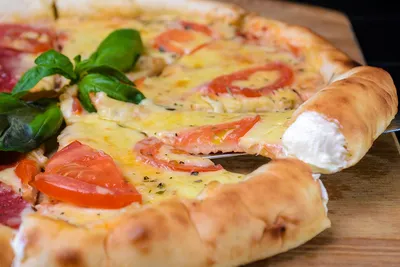 Vegetalia.pizza - Веганская пицца с сырным бортиком? 🤤 Скорее заказывай🤗  | Facebook