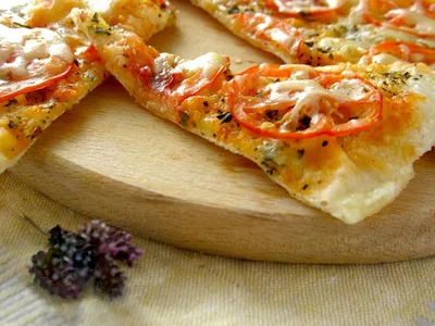 Пицца на сковороде с колбасой и грибами рецепт – Европейская кухня: Паста и  пицца. «Еда»