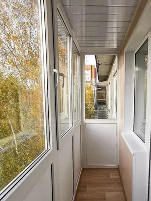 Сравнение при покупке раздвижных и распашных окон для остекления балкона