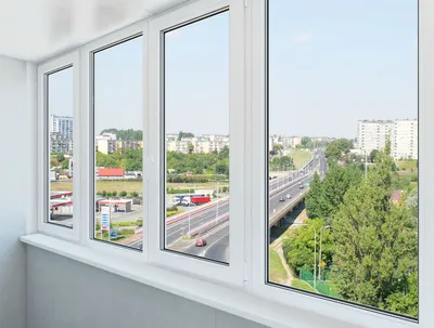 Как правильно выбрать окна на балкон и лоджию?