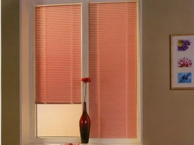 Горизонтальные жалюзи на пластиковые окна - цвет орехово-коричневый купить  в Ростове-на-Дону по цене 1623 рубля