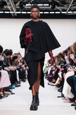 Платье-кейп – тренд осени 2020: как носить и с чем сочетать его в этом  сезоне | World Fashion Channel