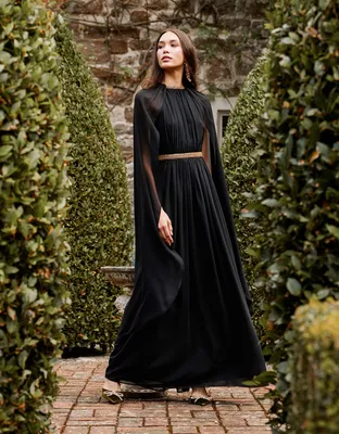 This year's most memorable dresses have capes, and Malaika Arora is the  latest proponent | Vogue India | Vogue Closet