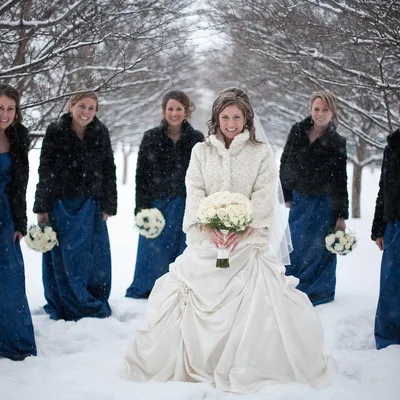 Платье на свадьбу подруги зимой фото фотографии