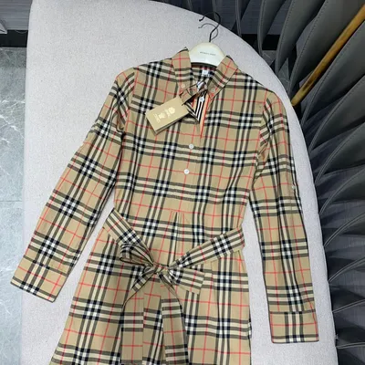 Купить Платья для девочки из шерсти и кашемира Burberry 8046103 за 31600р.  с доставкой