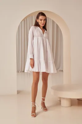 Купить Молочное ярусное мини платье из батиста: мини, цвет белый, материал  батист, стиль повседневный, купить в интернет-магазине VOVK за 1690 грн.