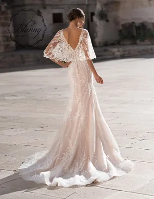Утонченность невесты: прямое платье со шлейфом