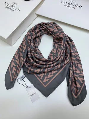 Платок Valentino из Италии. Доставка по всей России