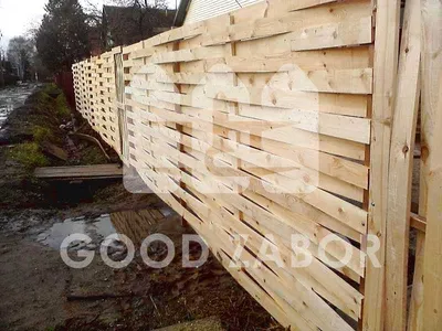 Вертикальный забор из необрезной доски купить в Можайске, цена 1450 руб. |  Стройзабор