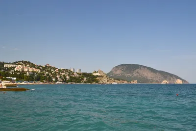 Пляжи Гурзуфа (Крым): фото с описанием, расположение на карте, на  набережной, дикие, видео и отзывы.
