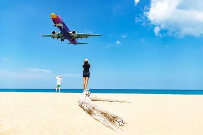 𝓐𝓵𝓫𝓲𝓷𝓪 𝓡𝓪𝓼𝓹𝓾𝓽𝓲𝓷𝓪 on Instagram: \"На Пхукете есть пляж, где  садятся самолеты прямо над головой 🙂 Этот пляж находится рядом с  аэропортом Пхукет, некоторые считают что это часть пляжа Май Као, кто-то  утверждает,