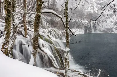 Водопады на Плитвицких озерах зимой. Хорватия