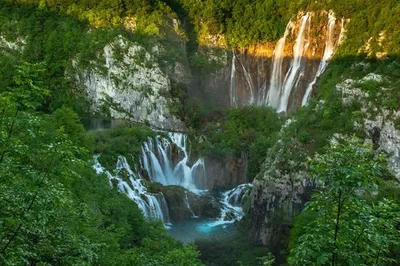 национальный парк \"плитвицкие озера\" в хорватии зимой Стоковое Изображение  - изображение насчитывающей зеленый, сезон: 219690919