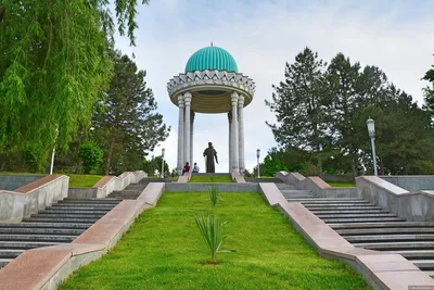 Узбекистан: великолепные виды Площади Независимости в Ташкенте