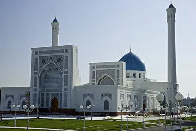 Узбекистан: путешествие по Площади Независимости в Ташкенте на фото