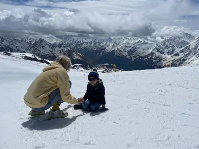 Гора Чегет. Подъем с ребенком на склон с лучшим видом на Эльбрус | Manikol.  Путешествия всей семьей | Дзен