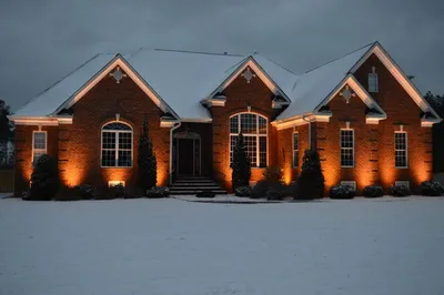 Подсветка фасада загородного дома - варианты освещения, выбор светильников