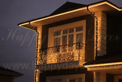 Подсветка фасада загородного дома. Как украсить дом?