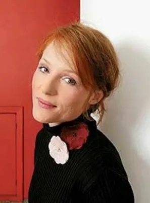 Полина Кутепова на фото с модным аксессуаром