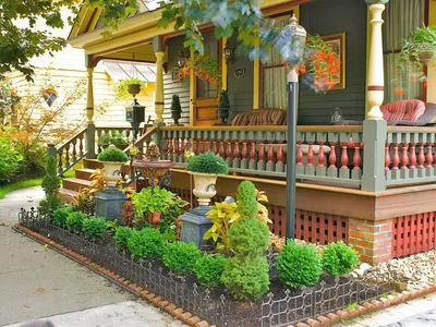 Как красиво оформить палисадник возле частного дома 🌼 | Школа садовода |  Дзен