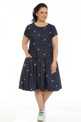 Полная женщина в платье лета Стоковое Изображение - изображение  насчитывающей счастливо, пухло: 86654325
