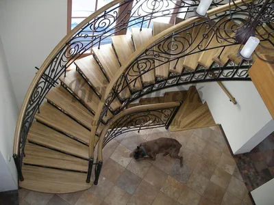 Полувинтовые лестницы на второй этаж. Деревянная полувинтовая лестница -  «Лесен-Ко»