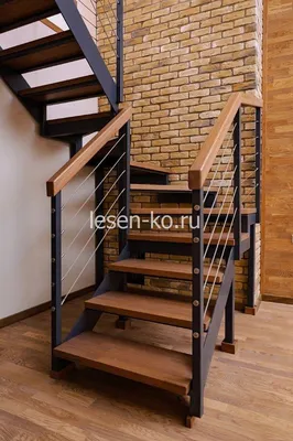 Полувинтовые лестницы на второй этаж. Деревянная полувинтовая лестница -  «Лесен-Ко»