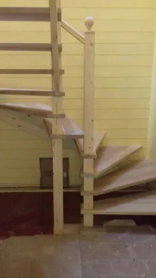 Полувинтовая лестница в узкий проем - Новая Лестница
