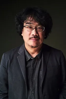 Портрет известного режиссера Пон Джун-хо