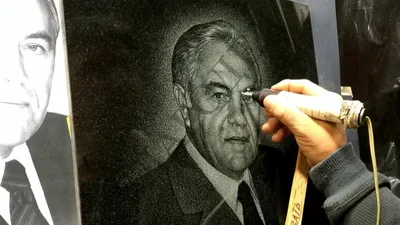 Художественное оформление памятников в Смоленске - оцветнение портретов,  фотокерамика на памятник
