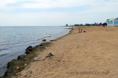 Пляж в поселке Заозерное, море в Заозерном