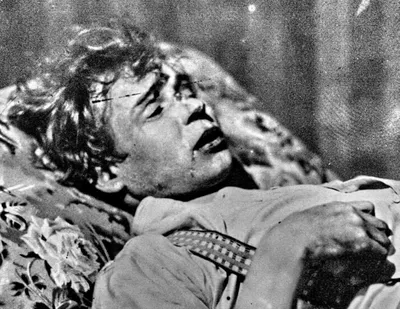 Изображение номер 42724 (без заголовка). Связанный автор - Есенин Сергей  Александрович. Категория картинки - \"Могила, похоронные фото, посмертные  маски\". Литературные фотографии. По автору \"Есенин Сергей Александрович\"