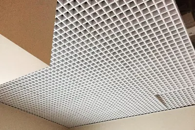 Армстронг Грильято Потолочные Системы - Грильято - ячеистый металлический  подвесной потолок. Подвесные потолки Грильято выглядят как единая  решетчатая конструкция, является одной из разновидностей подвесных  потолков. Его называют потолок-решётка. По ...