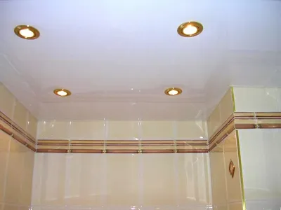 Какой потолок выбрать для ванной комнаты, Виды отделки