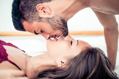 С удовольствием и страстью: 10 самых приятных способов целоваться 🥰 |  theGirl