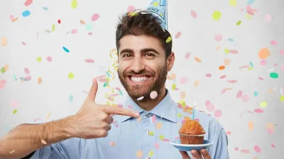 Открытки с днем рождения мужчине! 🎁 50+ открыток для него. | С днем  рождения, Открытки, Мужские дни рождения