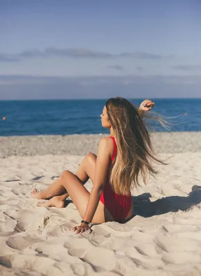 Девушка на пляже | Пляжные фотосессии, Пляжные позы, Пляжные фотографии позы
