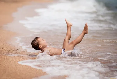 Пляж, море и потрясающие селфи: Reuters показало, как европейцы проводят  свои отпуска — Фото