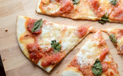 ПП Пицца на овсяно-кабачковом тесте - как приготовить, рецепт с фото по  шагам, калорийность - Calorizator.ru