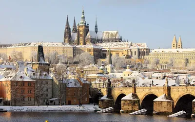 Прага зимой фото туристов фотографии