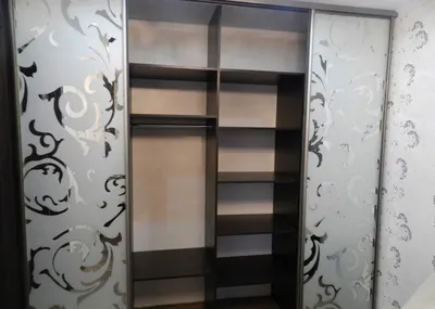 Прихожая на заказ: распашной шкаф с антресолью в стиле классика на заказ от  производителя «Арлайн»