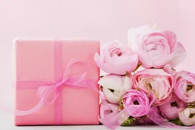 Что подарить девушке на 8 марта: лучшие подарки | Lifting Lab
