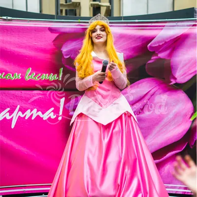 Princess Aurora Disney Cosplay | Aurora disney, Disney cosplay, Princess  aurora