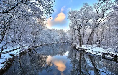 Лесная река со снегом ранней весной стоковое фото ©Rostislavv 65777279