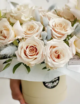 Купить Пудровые розы с эвкалиптом с доставкой в Чите - «ДУЙ СЮДА!»