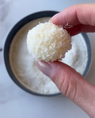 Easy Homemade Raffaello Recipe (3 Ingredients!) - Natasha's Home