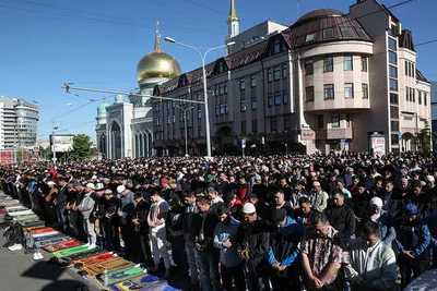 Празднование Ураза-байрама в Москве. Фоторепортаж — РБК