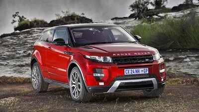 Обои на рабочий стол Range Rover Evoque белого цвета проезжает по  мелководной реке, обои для рабочего стола, скачать обои, обои бесплатно