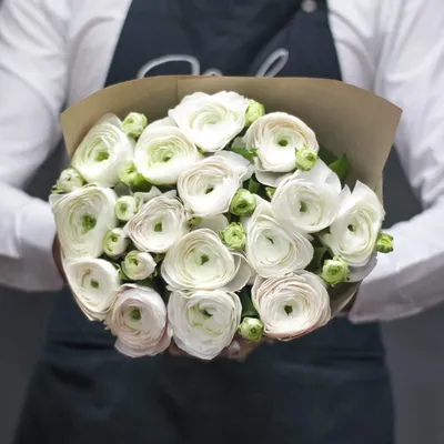 Ранункулюсы белые с эвкалиптом и сухоцветами - купить в Москве | Flowerna